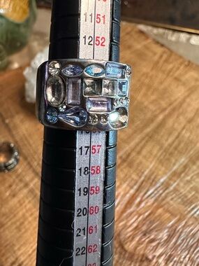 GUESS Multicolor Crystal Gunmetal Wide Band Statement Ring Size 6.5–7
